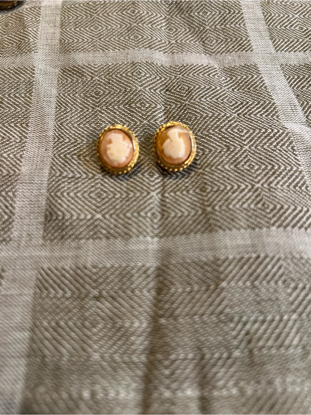 cameo Gold-Tone Pink and White Cameo Clip-On Earrings - Picture 3 of 4